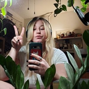 Meet your Posher, Carly